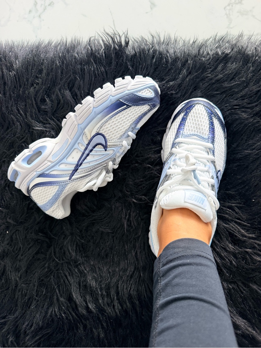 Nike Air Max Moto 2K - Picture 4 of 7